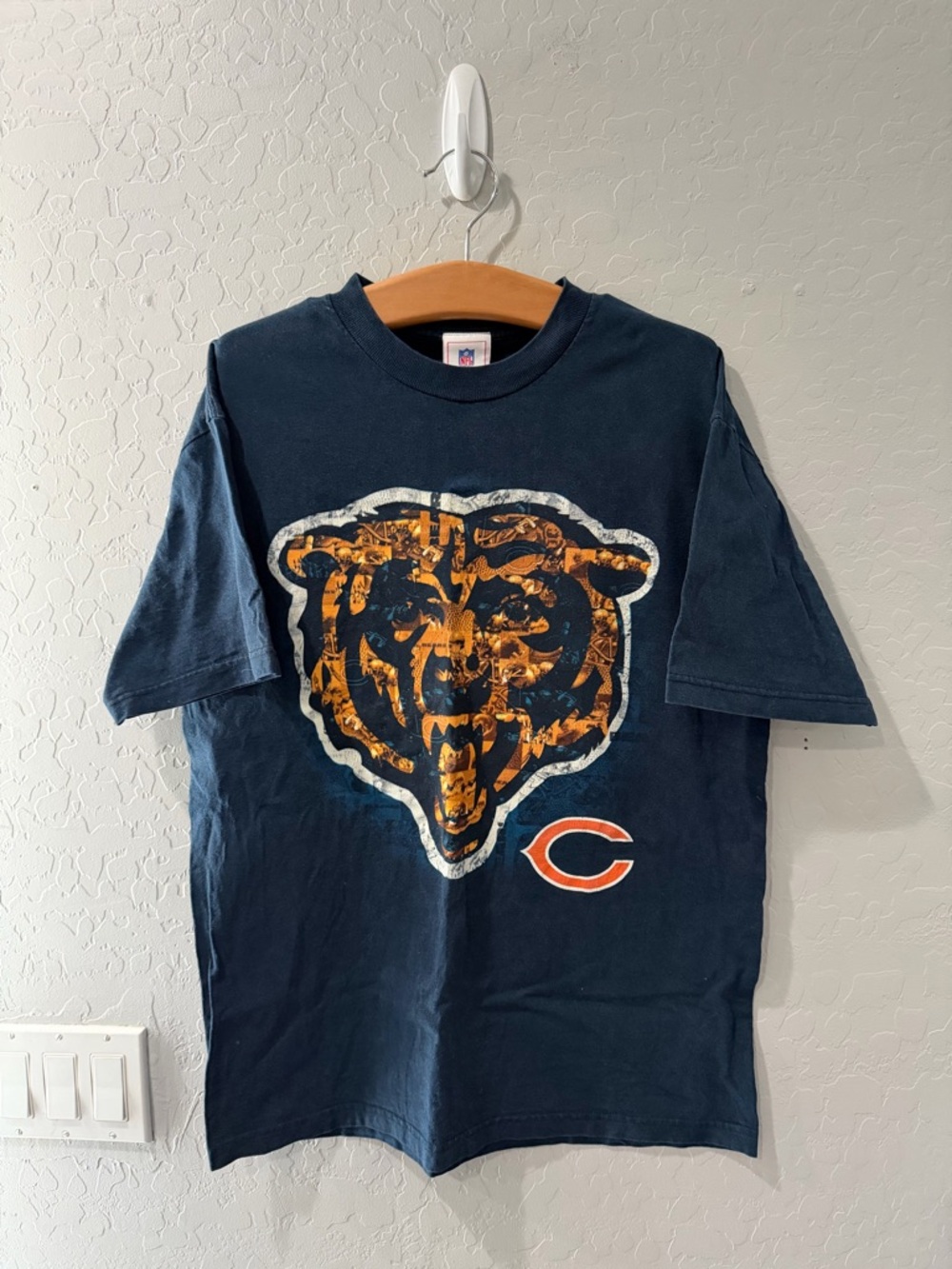 Vintage NFL Chicago Bears Collage Football Shirt Large Bin 1 - Picture 1 of 5